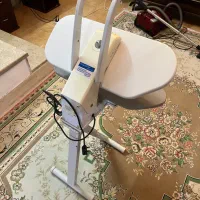 اتو بخار ایستاده و تلوزیون