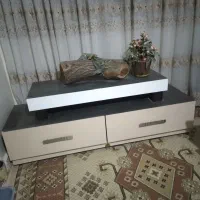 ۲عدد میز تلویزیون شیشه ای وام دی اف