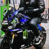 YAMAHA R25 MONSTER