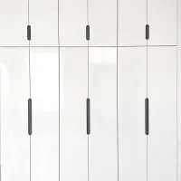 ساخت و اجرای انواع کابینت و کمد دیواری. کرمی