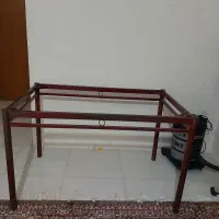 میز ناهارخوری فلزی