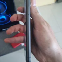 اپل iPhone 11 با حافظهٔ ۱۲۸ گیگابایتzAA