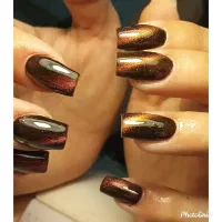 آموزش و کاشت ناخن