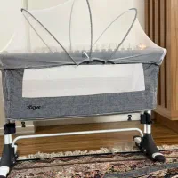 تخت کنار مادر برند زویی
