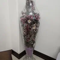 گل مصنوعی داخل ظرف شیشه ای