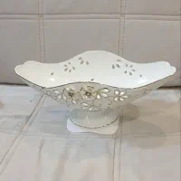 تعدادی ظرف پذیرایی