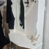 مبل سه نفره جا لباسی