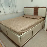 تخت خواب دو نفره با دوتا بغل تختی