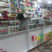 قفسه و ویترین مغازه