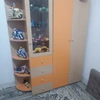 تخت و کمد و ویترین ست و در حد نو