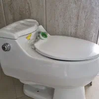 توالت فرنگی در حد نو