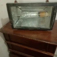 پروژکتور نورافکن قدیمی