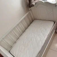 تشک تخت کاملا سالم و تمیز۷۰در۱۳۵