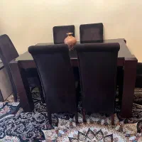 میز ناهار خوری سالم و تمیز چوب راش