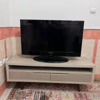 تلویزیون ۳۲ سامسونگ به همراه میز