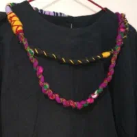 گردنبند دستساز سوزن دوزی شده