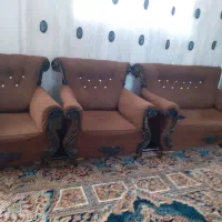 مبل راحتی همراه با سه تا جلو مبلی