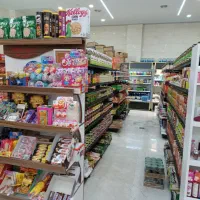 یکنفر نیرو جهت چیدمان در سوپر مارکت