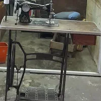 چرخ خیاطی همراه با میز