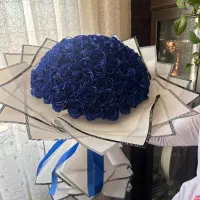 باکس و دسته گل رز روبانی-شیرازگل