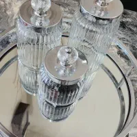سینی استیل آینه‌ای و بانکه‌های شکلات‌خوری دکوری