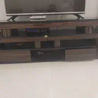 تعدادی وسایل خانه فروشی میزتلویزیون و۶عددپشتی ترمه