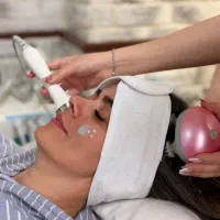خدمات پاکسازی پوست و فیشال با بهترین قیمت