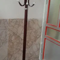 جالباسی فلزی پایه دار
