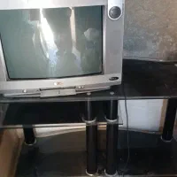 تلویزیون و میزTV