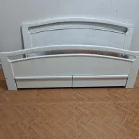 بالا و پایین تخت خواب