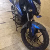 ان اس ۱۵۰ لال ns150