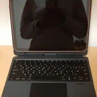 تبلت ۱۰.۹ اینچ اپل مدل آیپد ۲۰۲۲ و کیبورد بلوتوثی