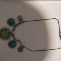 گردنبند|جواهرات|شیراز, میرزاکوچک خان|دیوار