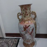 گلدان  ترک چینی  و دیوار کوب