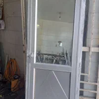 در حمام آلمینیومی