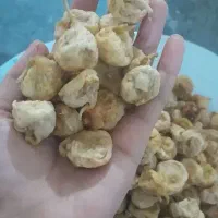 آلو عدس لوبیا گردو بادام انجیر توت کشمش پلویی گوشت
