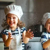 پرستار کودک جهت آشپزی