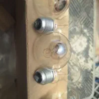 لامپ ۱۰۰ رشته ای