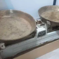 ترازوی قدیمی
