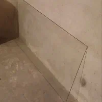 شیشه روی میز