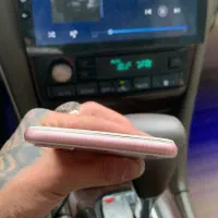 ایفون7plus در 32 lla باطری۱۰۰ رزگلد