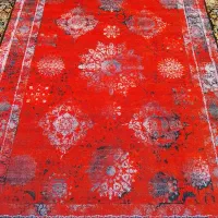 فرشینه قرمز