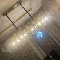 لوستر بالای میز ناهارخوری