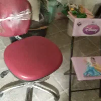 دو عدد صندلی