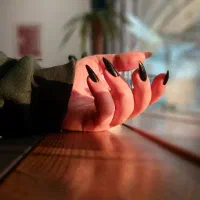 کاشت ناخن شیک و تمیز باقیمت ویژه