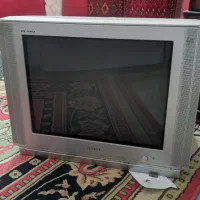 تلویزیون و میز