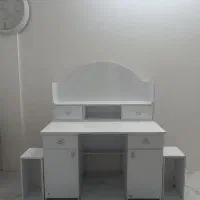 میز تحریر و کمد