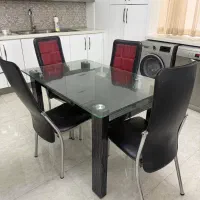 میز ناهار خوری شیشه ای