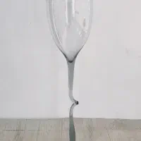 تنگ شیشه ای پایه دار