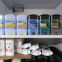 خوشبو کننده بدن آمبرلا جلو گیری از ایجاد بوی عرق